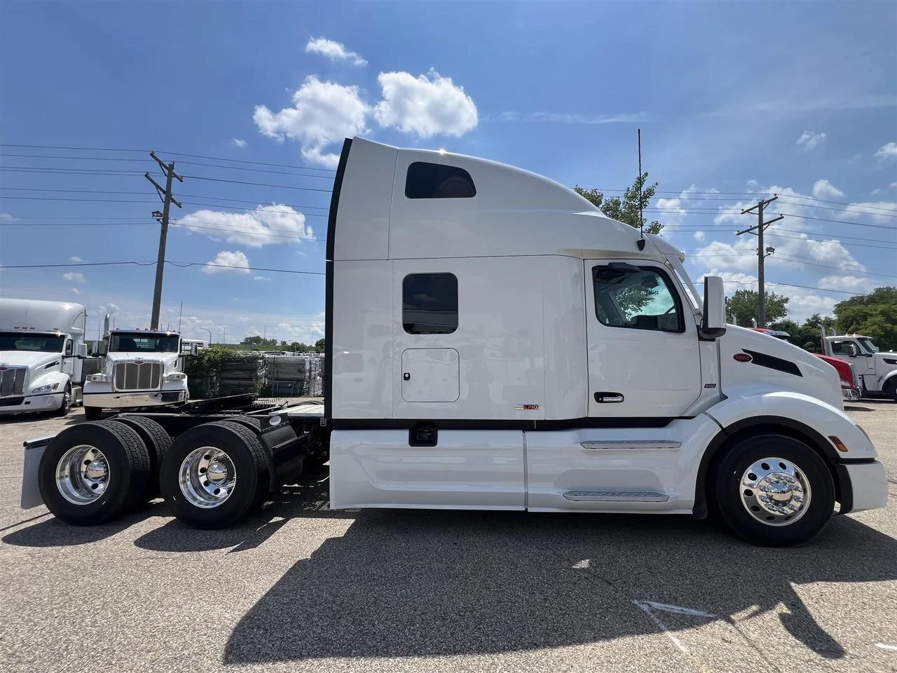 2027 Peterbilt 579 in South St. Paul, MN — photo 3