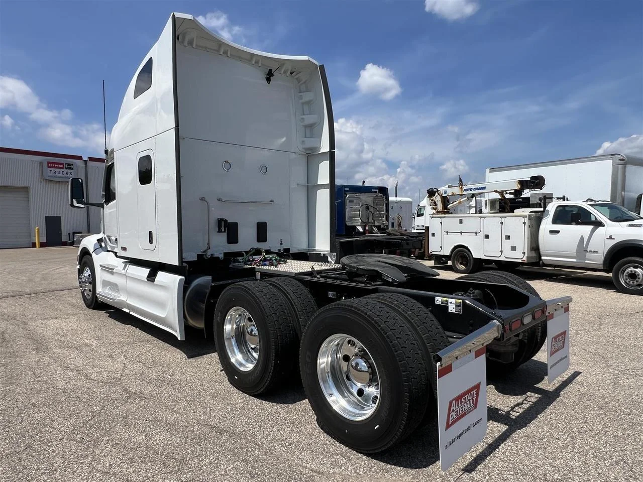 2027 Peterbilt 579 in South St. Paul, MN — photo 4