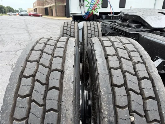 2023 Kenworth T680 in Kansas City, MO — photo 5
