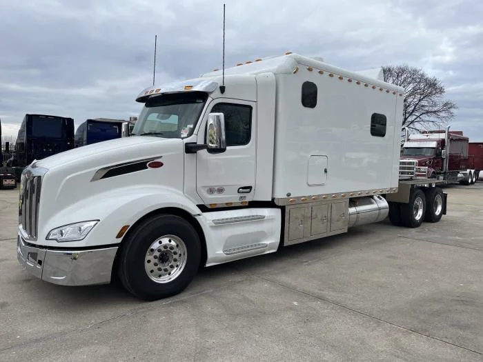 2026 Peterbilt 579 in Kansas City, MO — photo 2