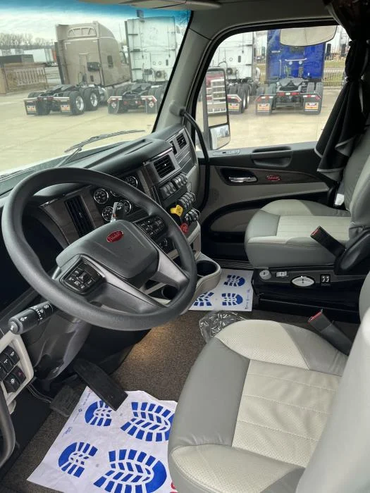 2026 Peterbilt 579 in Kansas City, MO — photo 13