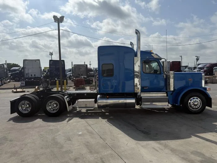 2026 Peterbilt 589 in Dallas, TX — photo 10