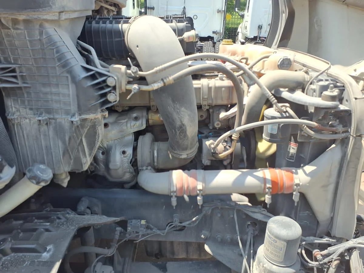 2020 Freightliner Cascadia in Houston, TX — photo 10