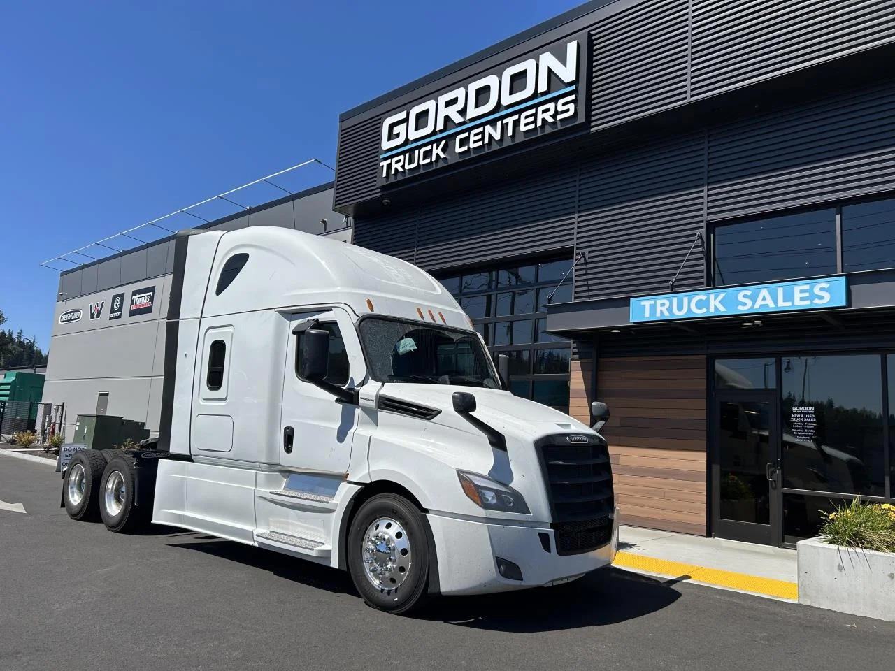 2027 Freightliner Cascadia