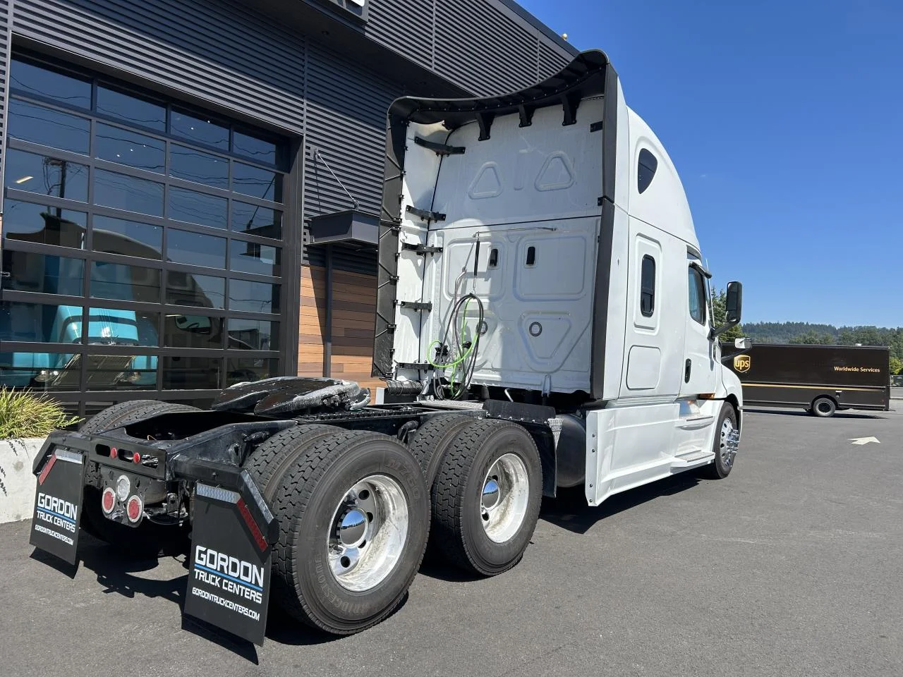 2027 Freightliner Cascadia in Pacific, WA — photo 5