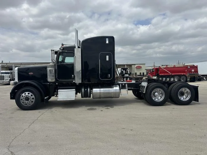 2020 Peterbilt 389 — photo 5