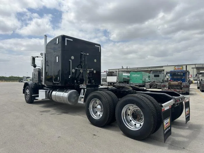 2020 Peterbilt 389 — photo 6