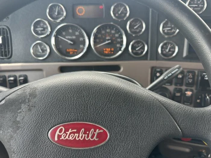2020 Peterbilt 389 — photo 10