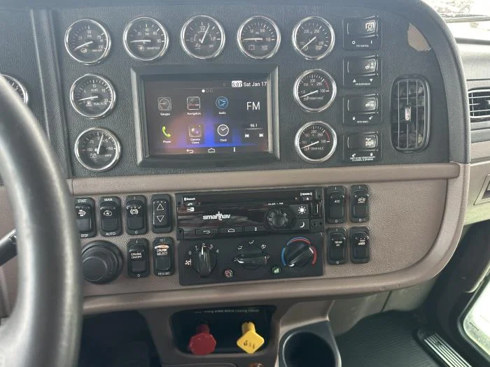 2020 Peterbilt 389 — photo 11