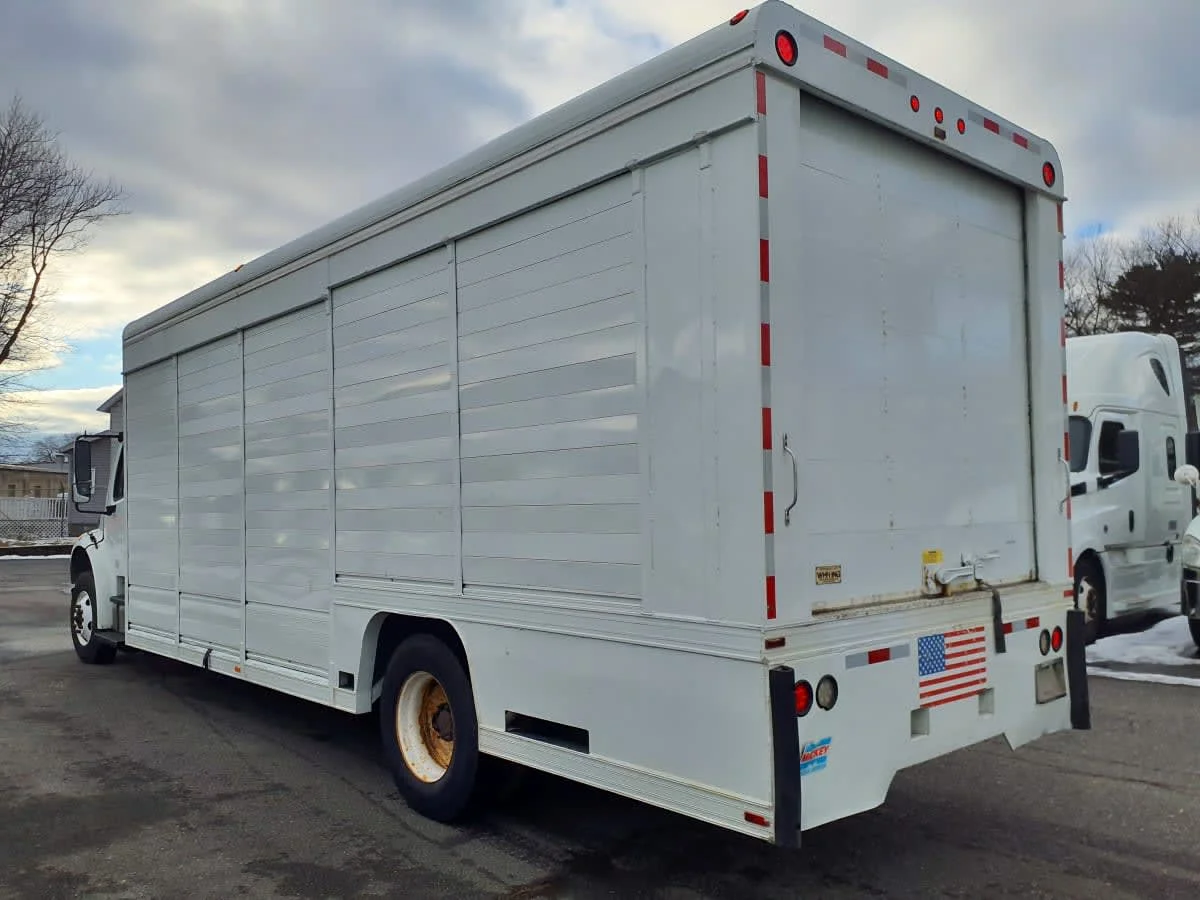 2016 Freightliner M2 106 - image 6