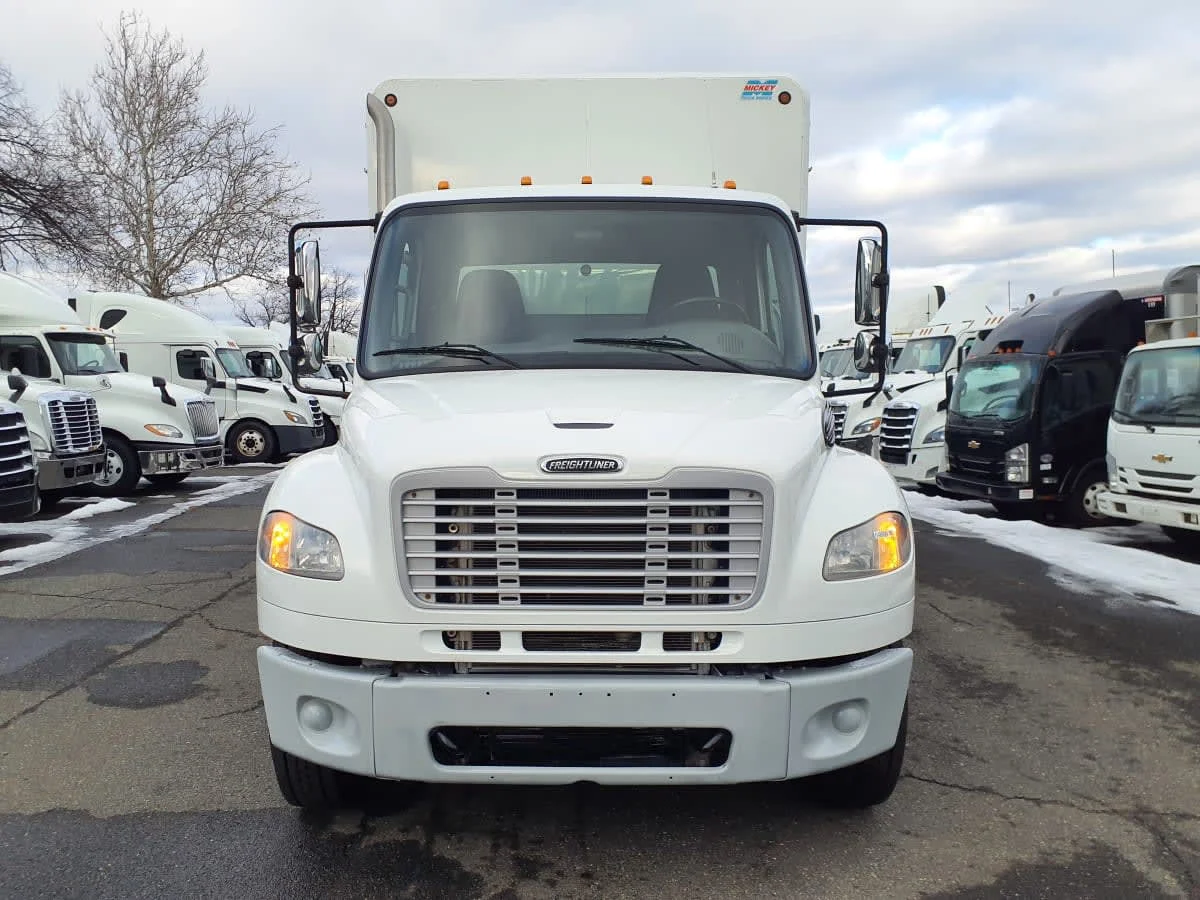 2016 Freightliner M2 106 - image 2