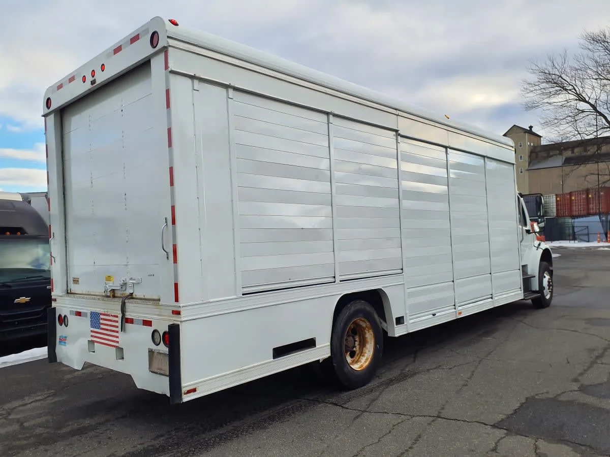 2016 Freightliner M2 106 in Springfield, MA — photo 4