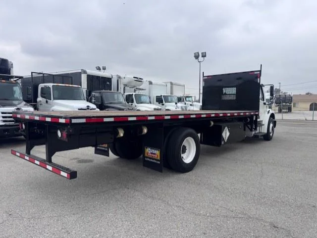 2019 Freightliner M2 106 — photo 6