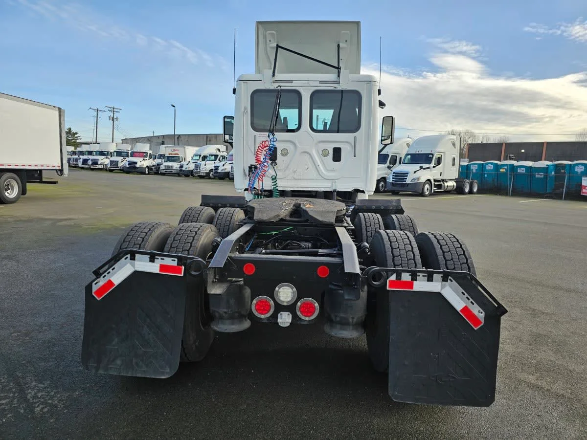 2016 Freightliner Cascadia in Tacoma, WA — photo 5