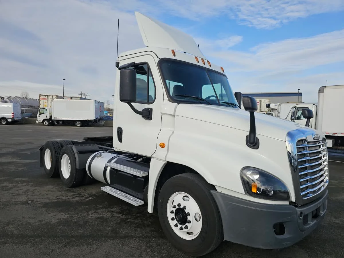 2016 Freightliner Cascadia in Tacoma, WA — photo 3