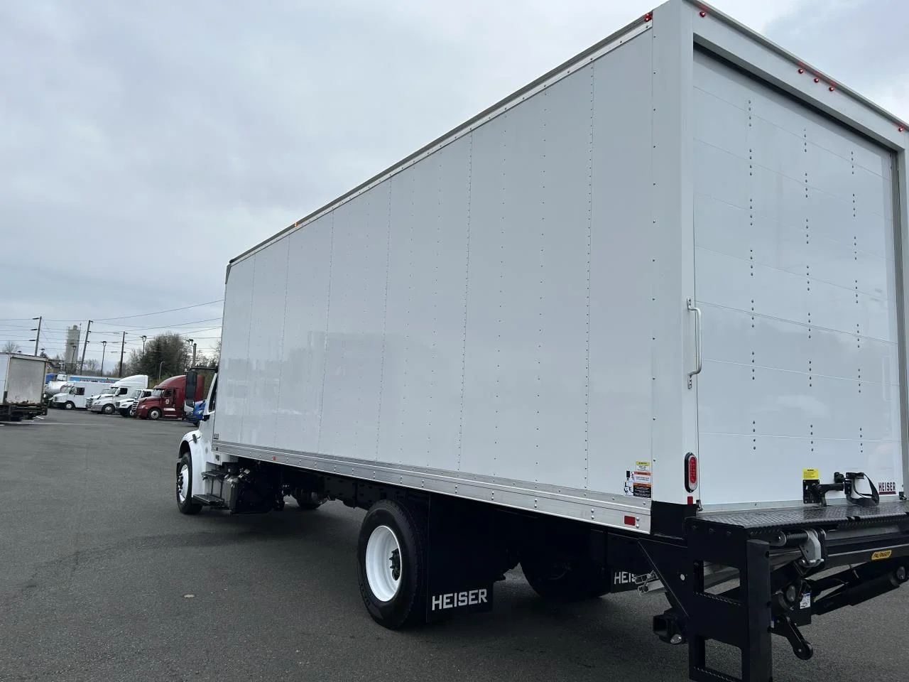 2025 Freightliner M2 106 in Mount Vernon, WA — photo 2