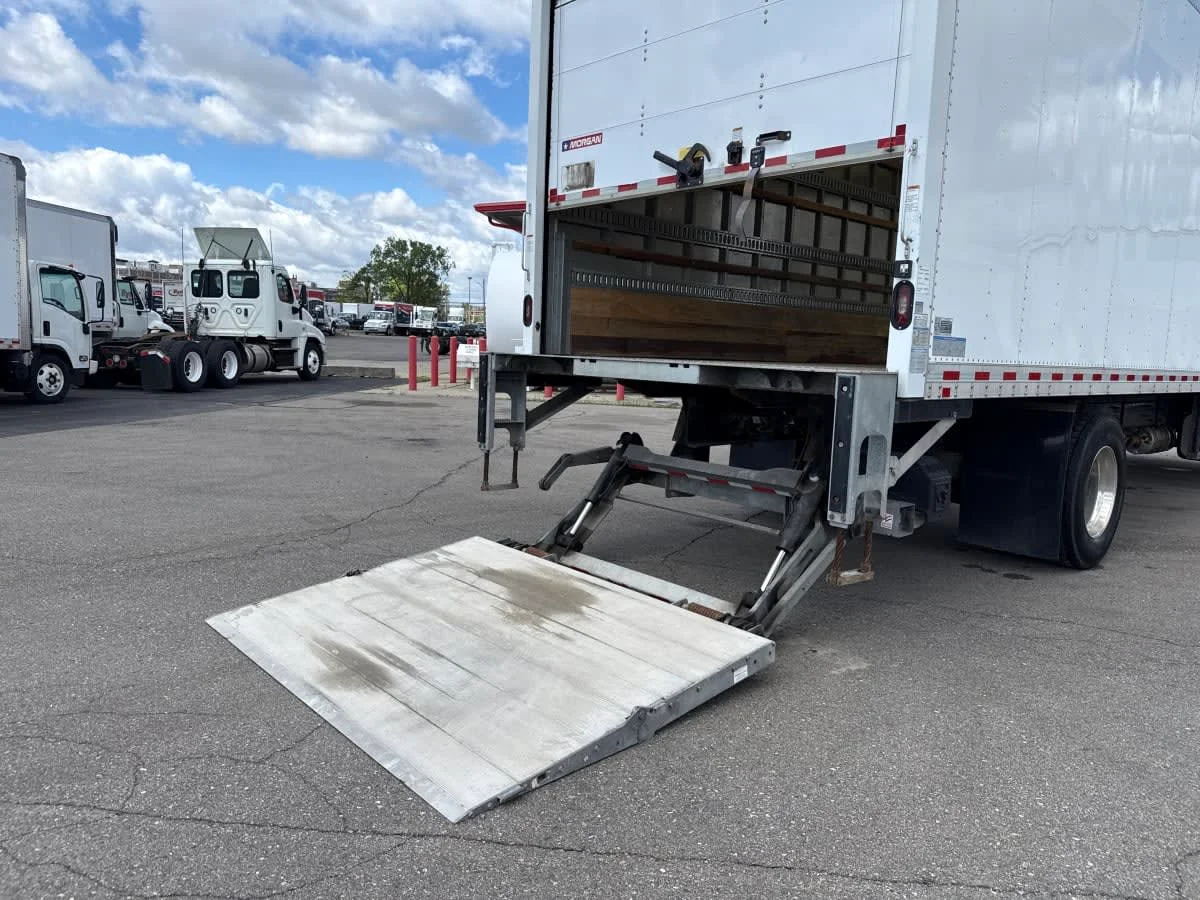 2020 Freightliner M2 106 in Taylor, MI — photo 10