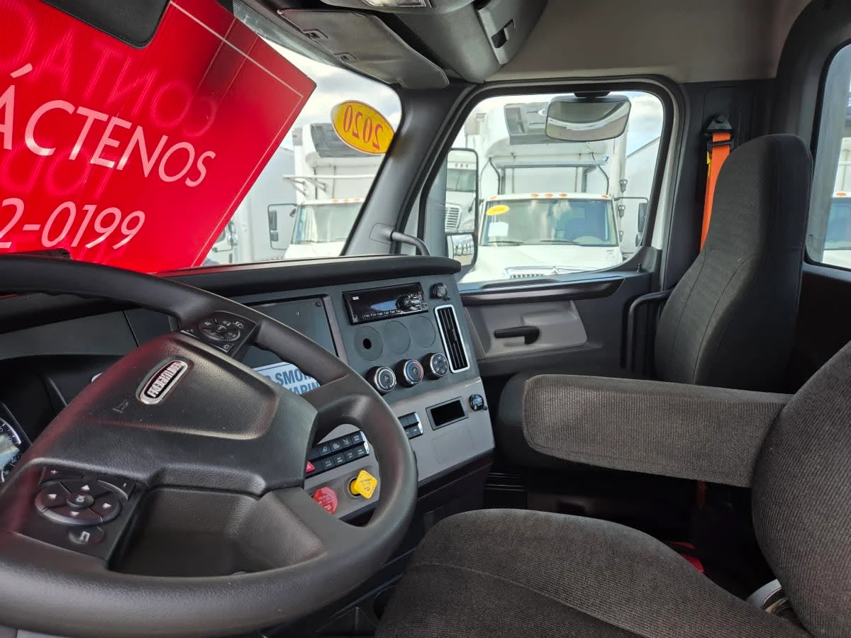 2020 Freightliner Cascadia in St. Rose, LA — photo 7