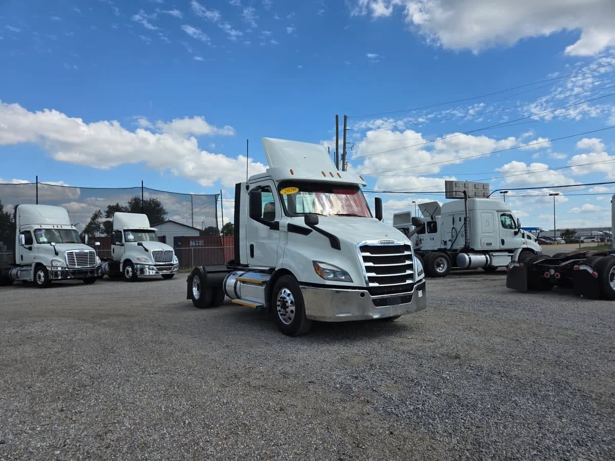 2020 Freightliner Cascadia in St. Rose, LA — photo 3