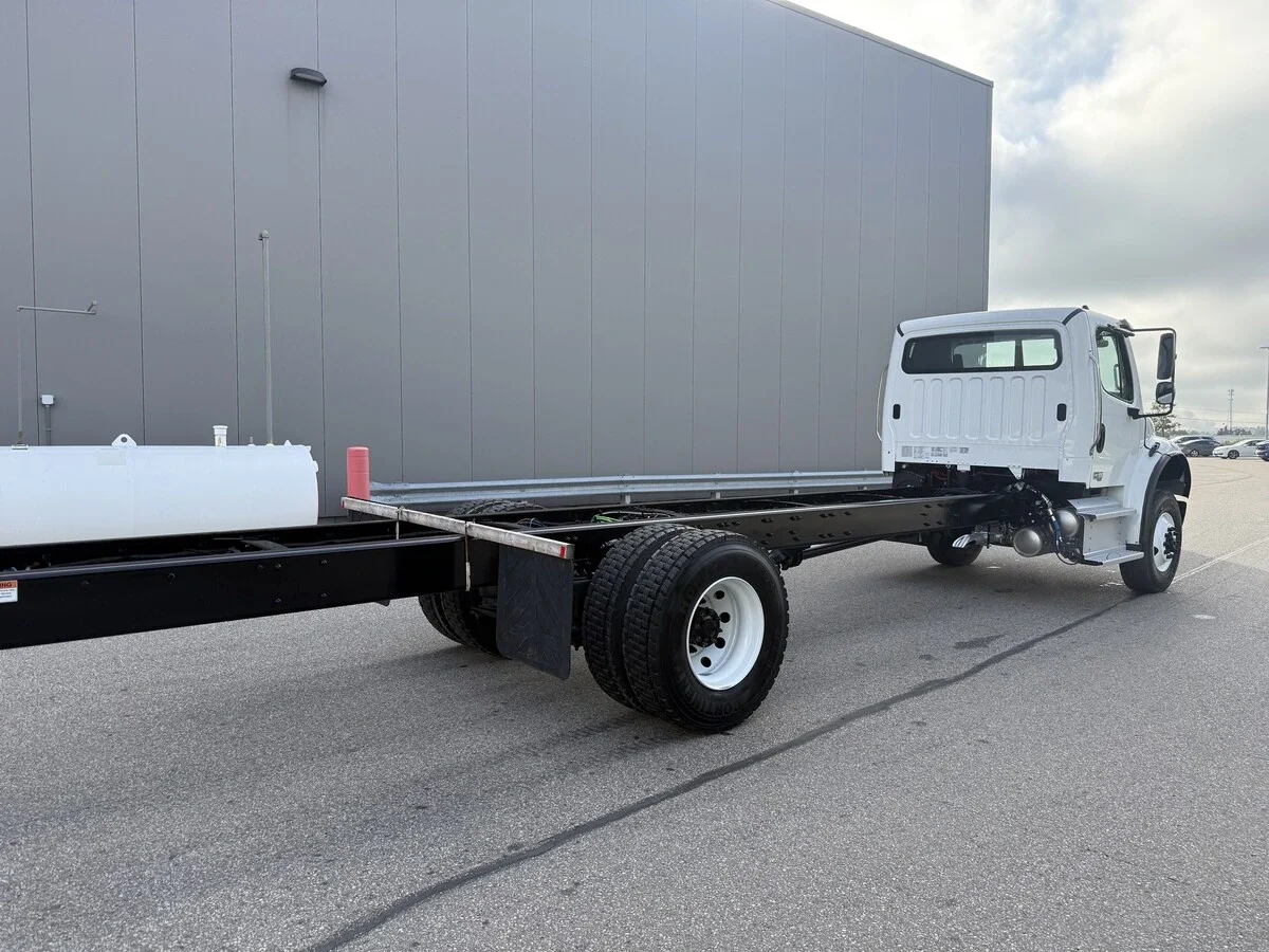 2026 Freightliner M2 106 - image 4