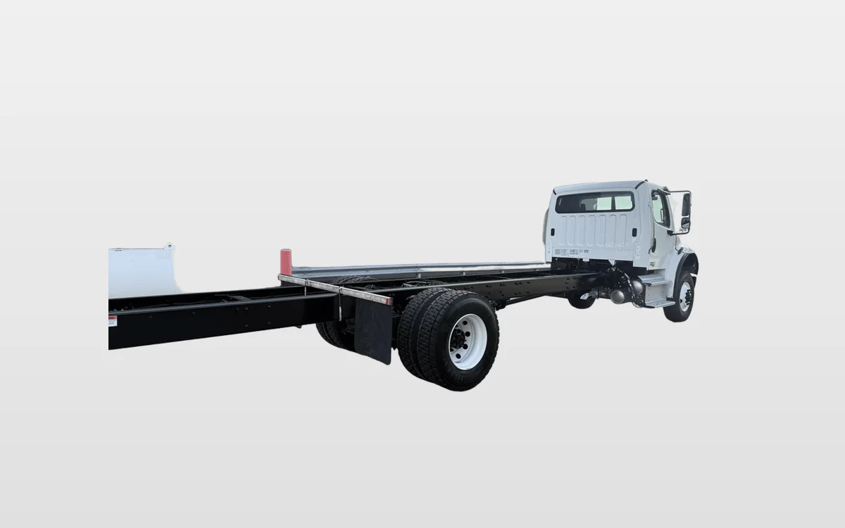 2026 Freightliner M2 106 - image 1