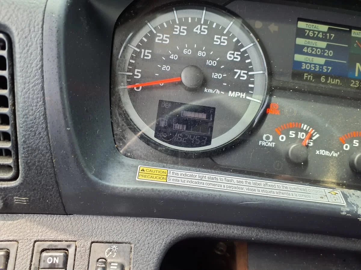 2018 Hino 338 - image 10