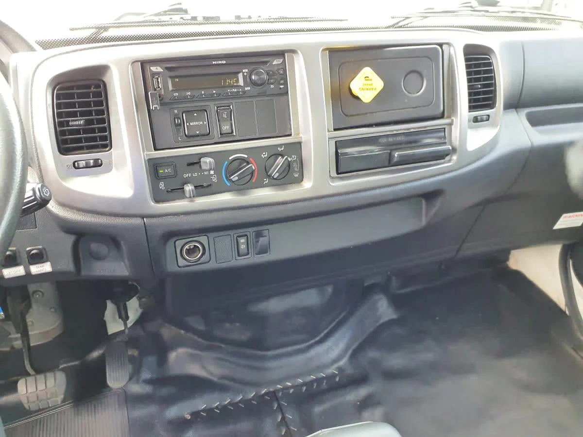 2018 Hino 338 - image 7