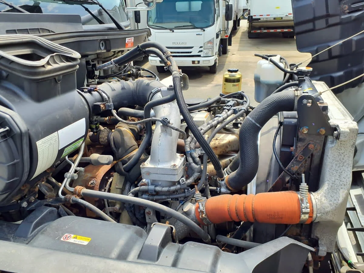 2018 Hino 338 - image 12