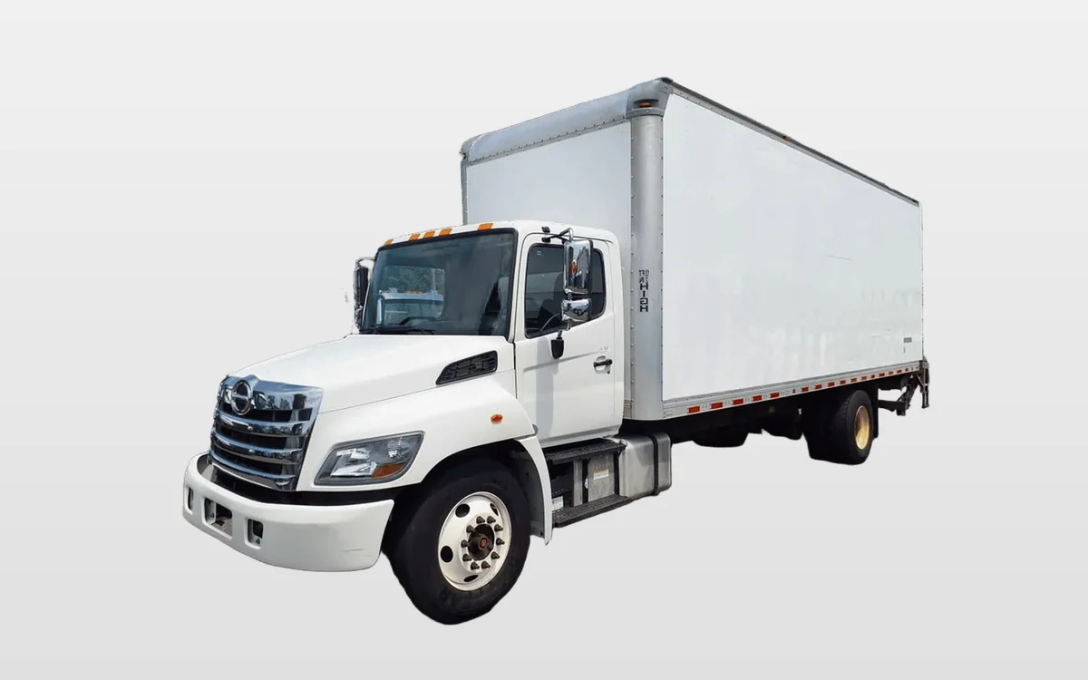 2018 Hino 338 - image 1