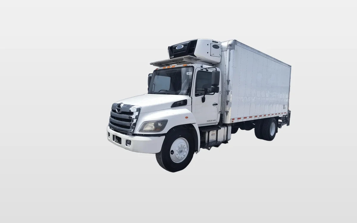 2019 Hino 268 - image 1