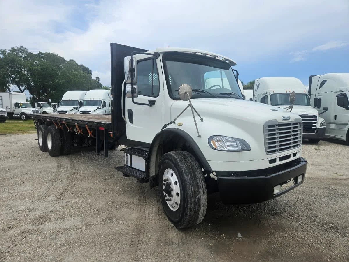 2019 Freightliner M2 106 in Orlando, FL — photo 3