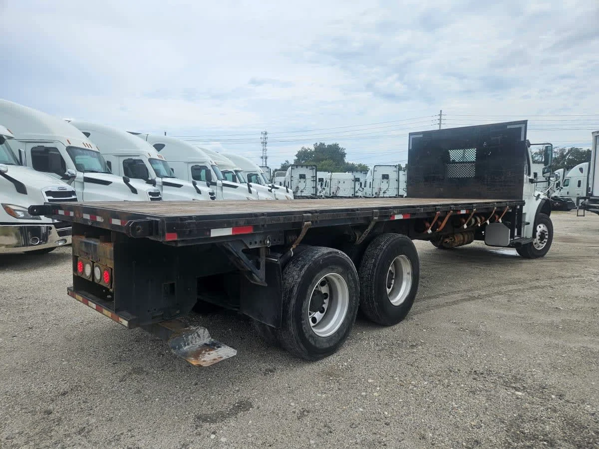 2019 Freightliner M2 106 in Orlando, FL — photo 4