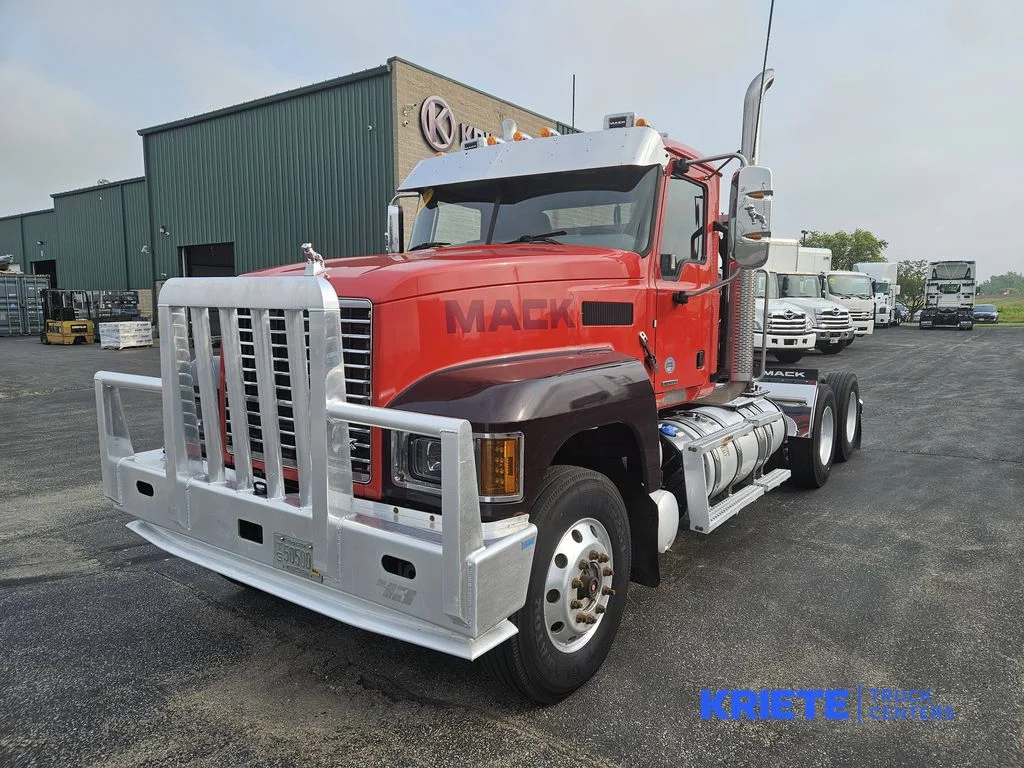 2020 Mack Pinnacle