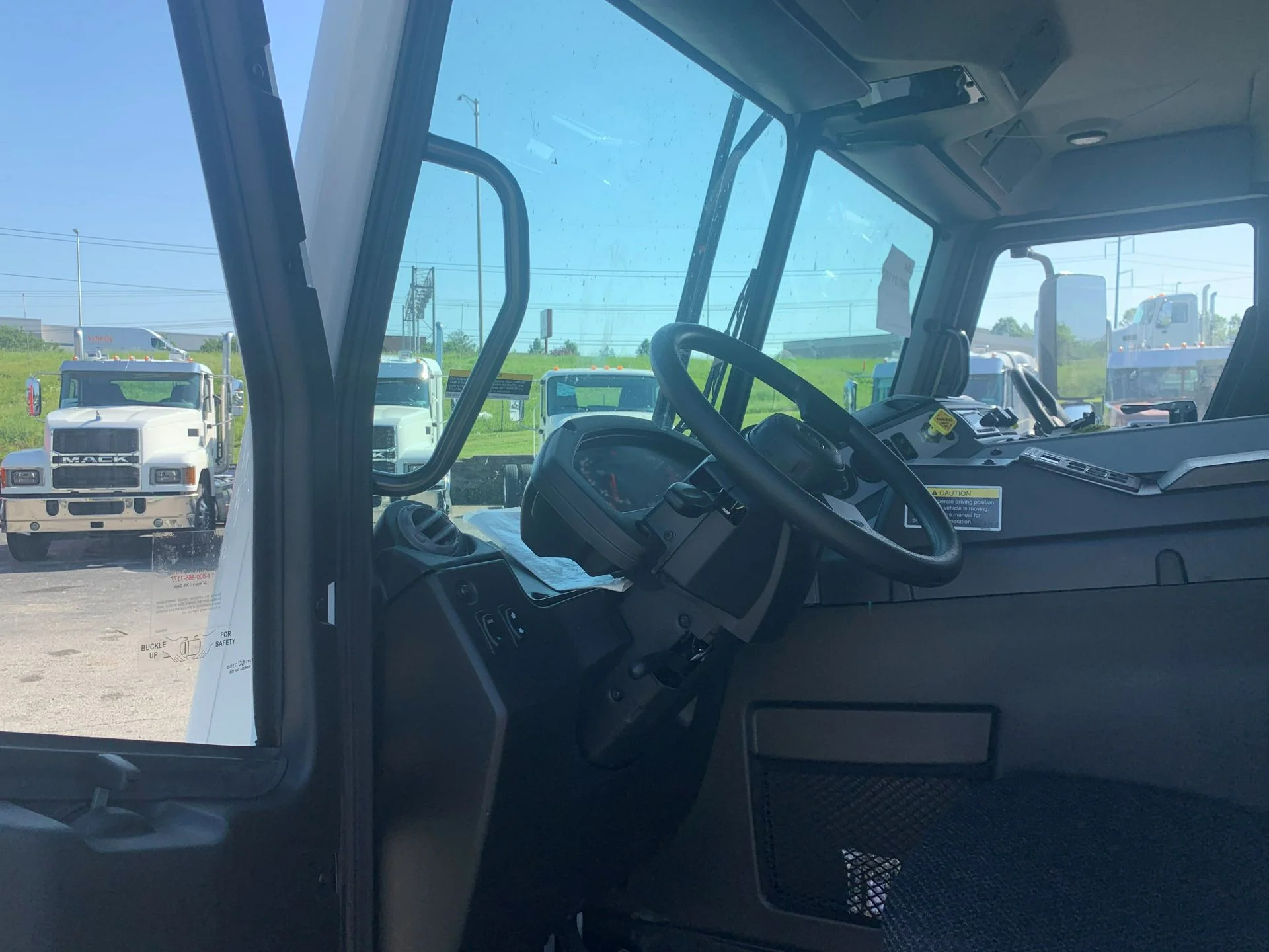 2026 Mack LR in La Vergne, TN — photo 16