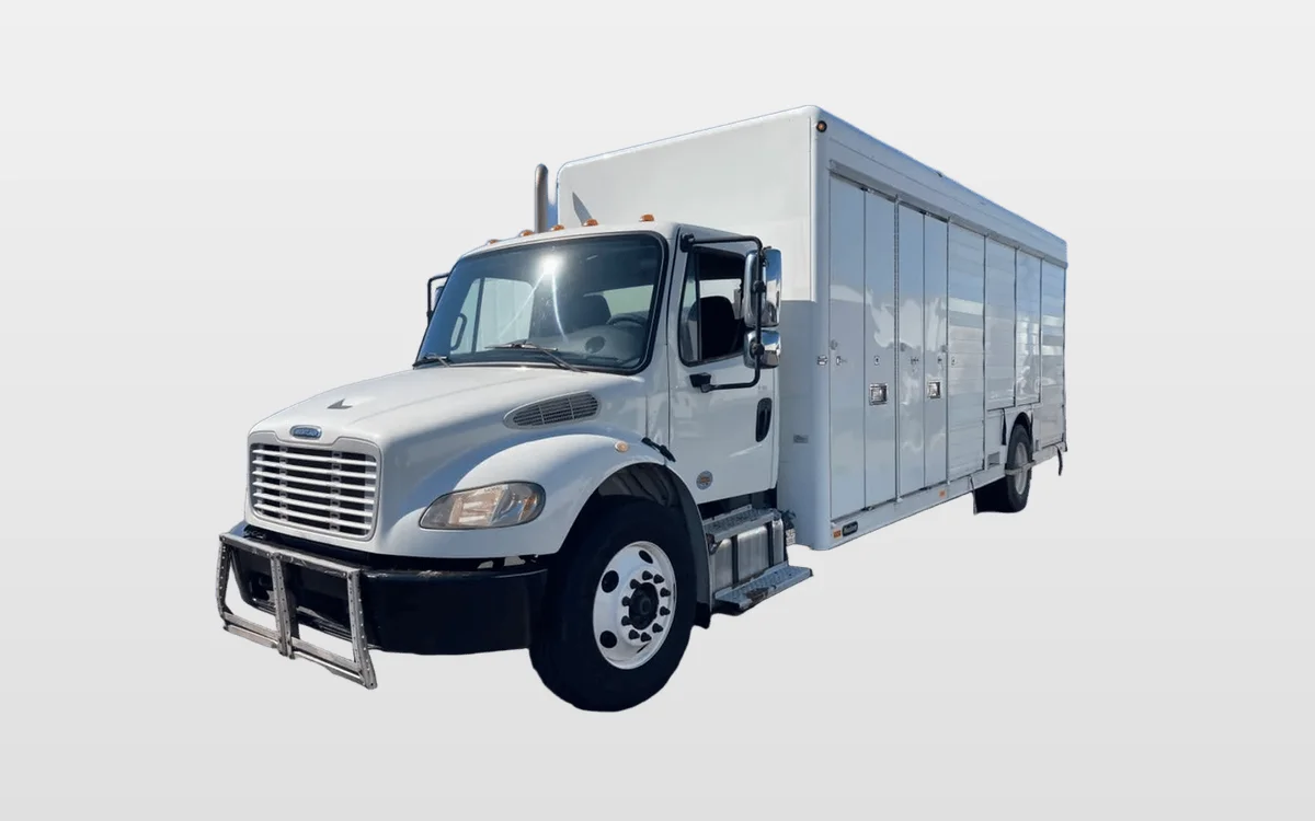 2014 Freightliner M2 106 - image 1
