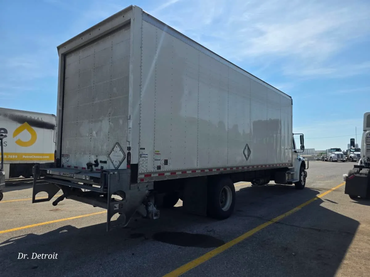 2023 Freightliner M2 106 in Kansas City, MO — photo 4