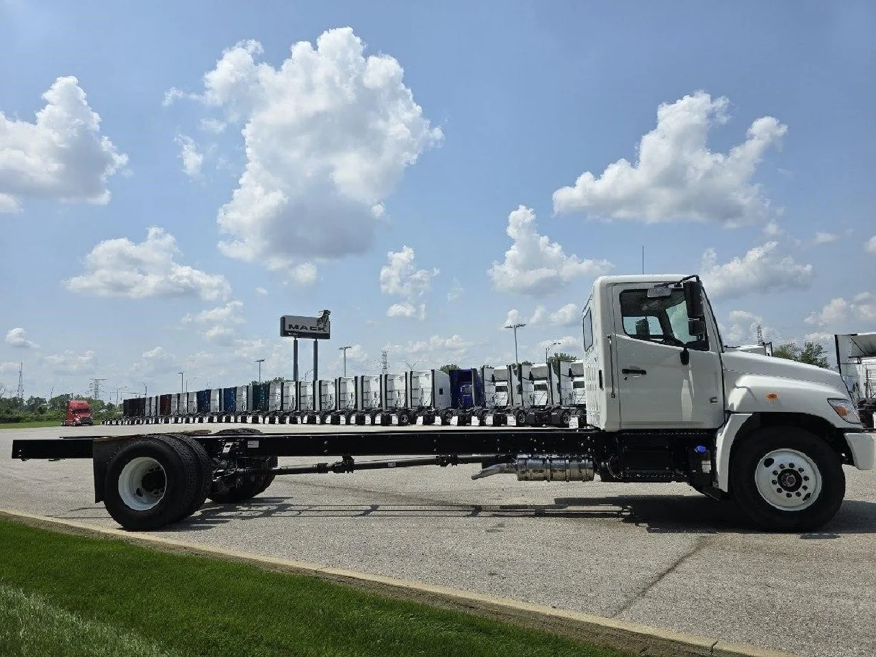 2025 Hino in Toledo, OH — photo 7
