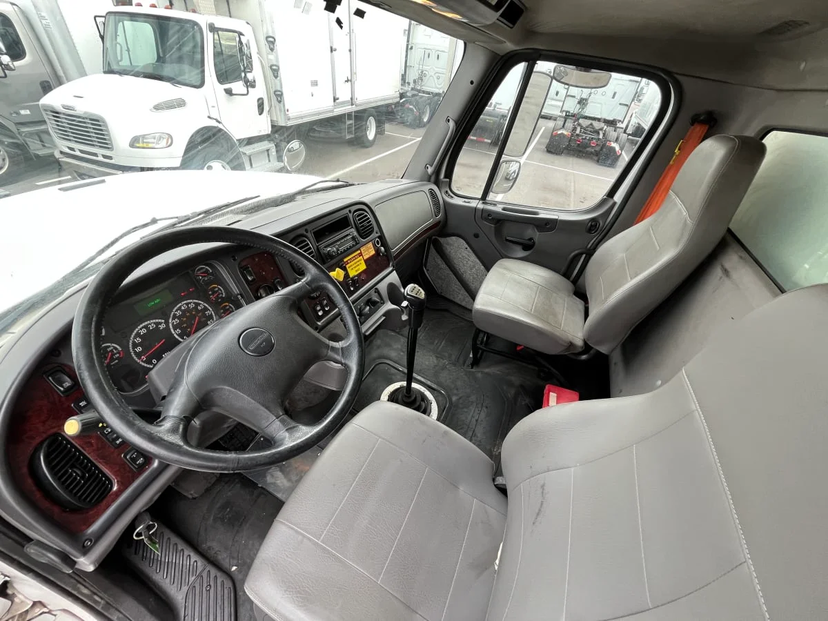 2017 Freightliner M2 112 - image 7