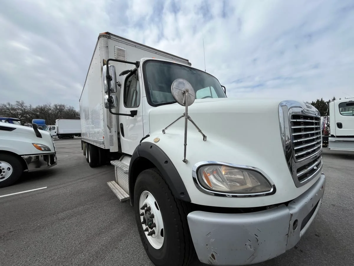 2017 Freightliner M2 112 - image 3