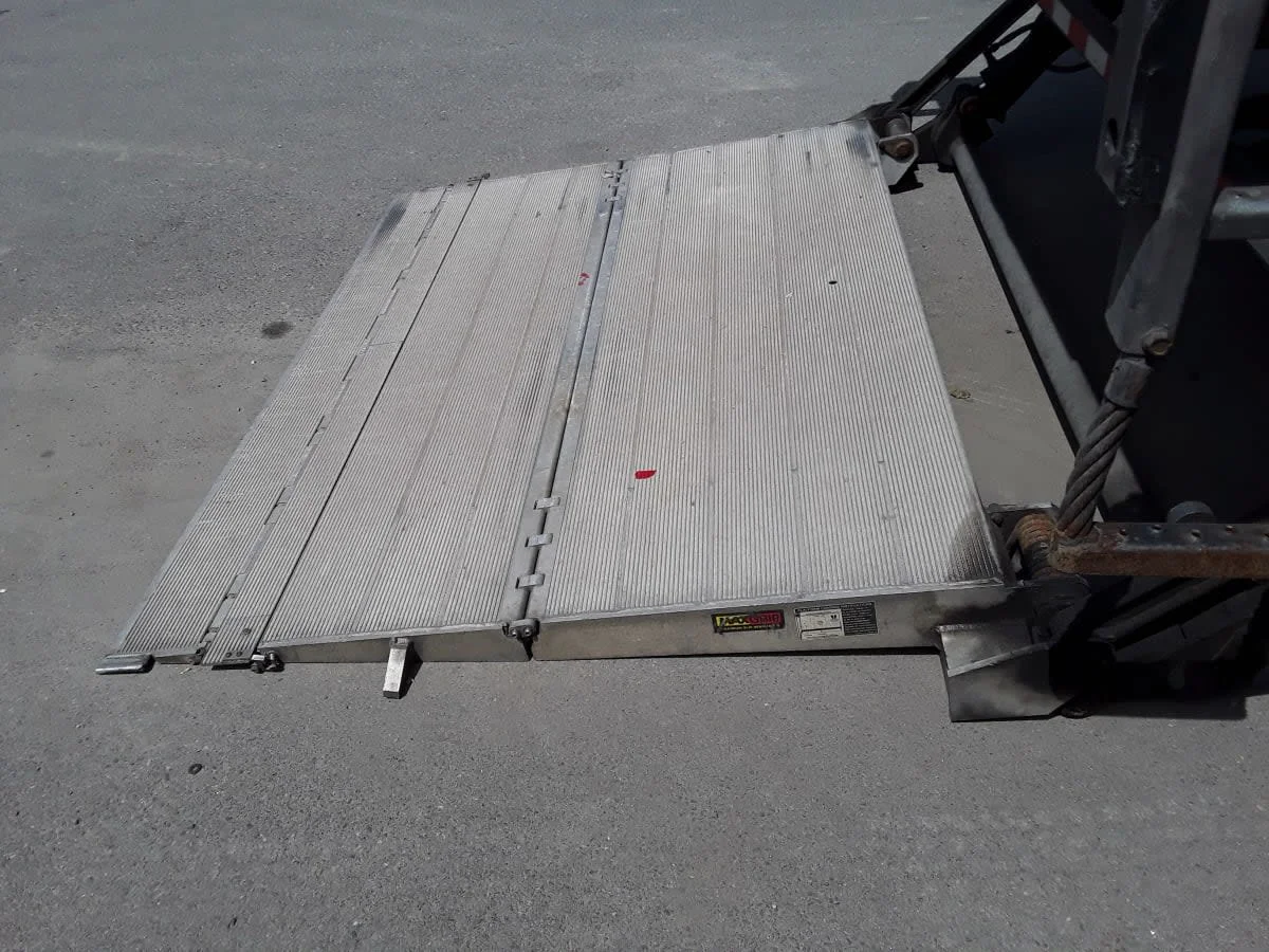 2020 Freightliner M2 106 - image 12