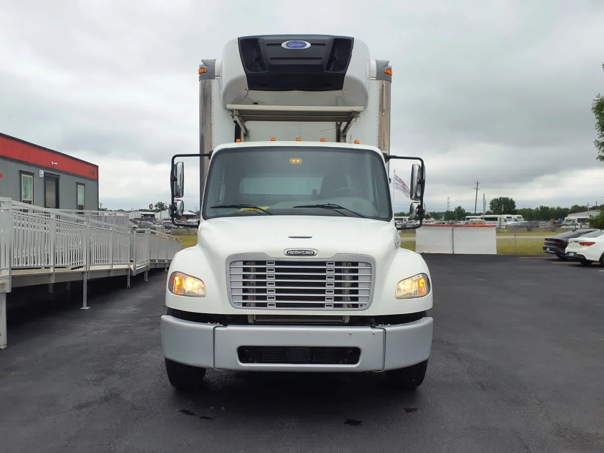 2018 Freightliner M2 106 in Clarksville, IN — photo 2