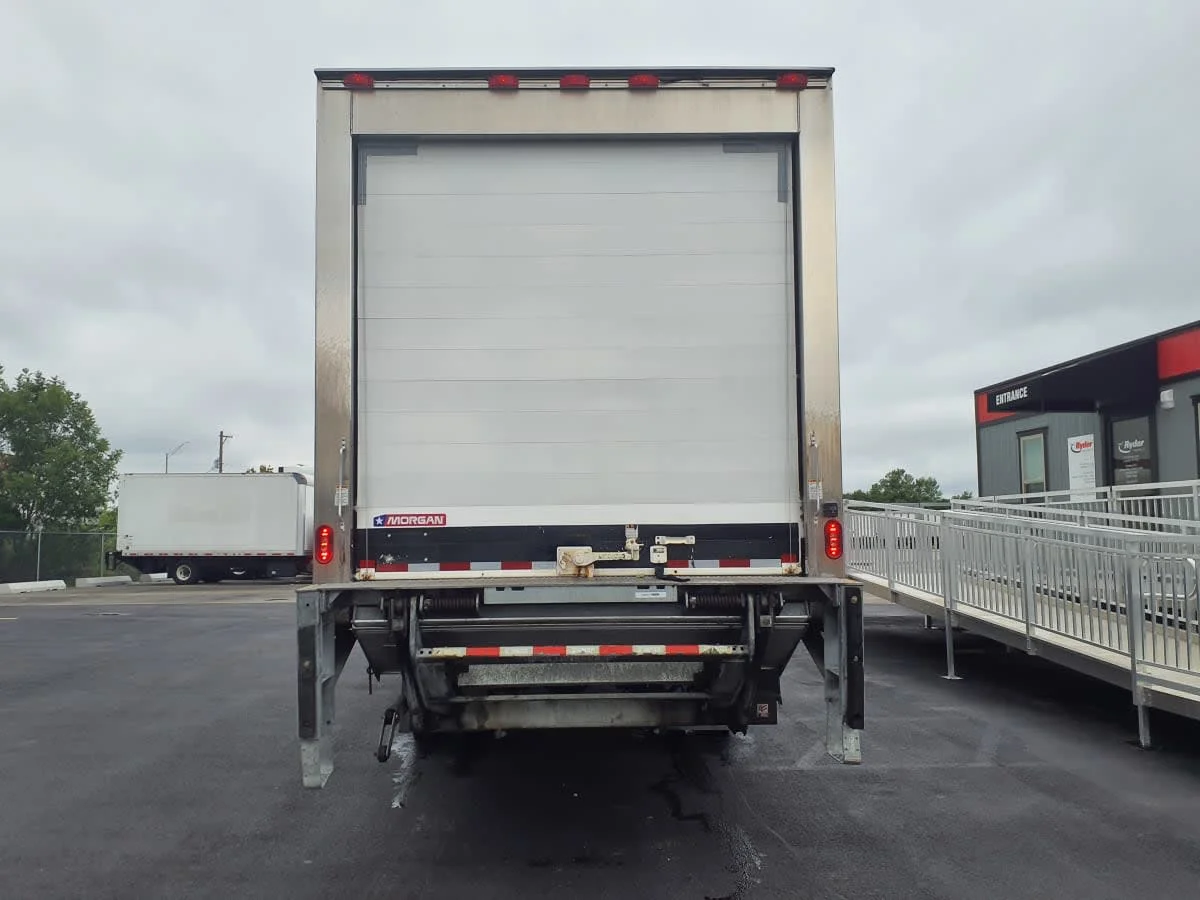 2018 Freightliner M2 106 in Clarksville, IN — photo 5