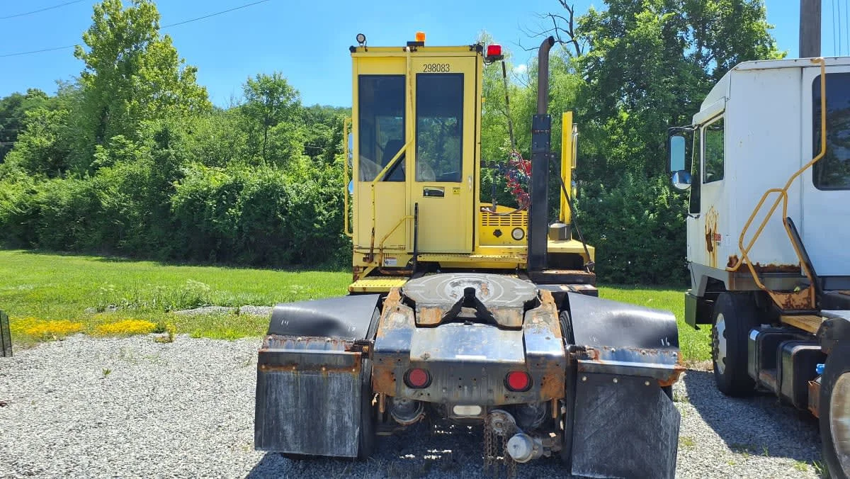 2021 Autocar in West Chester, OH — photo 5