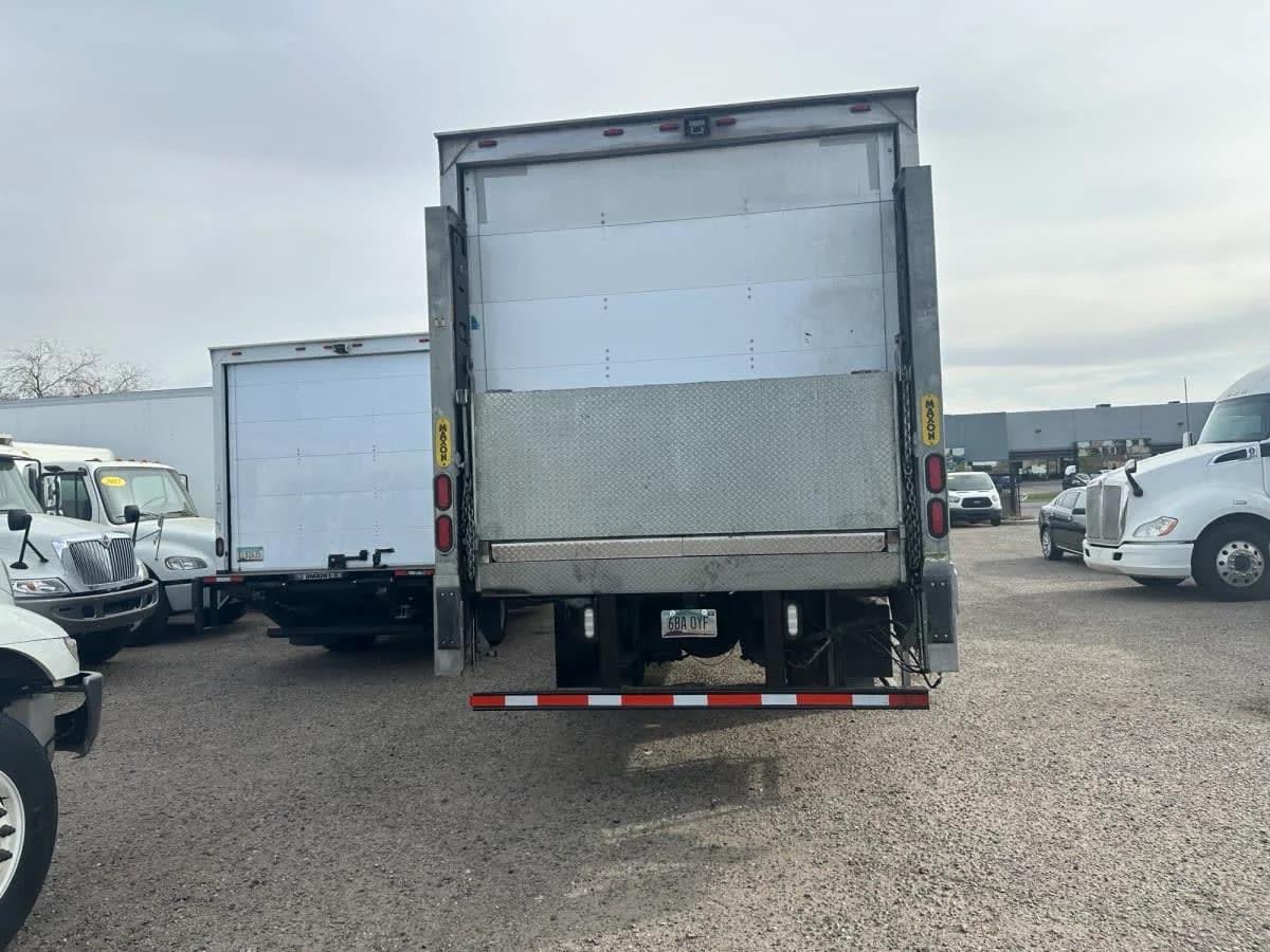 2020 International MV - image 5