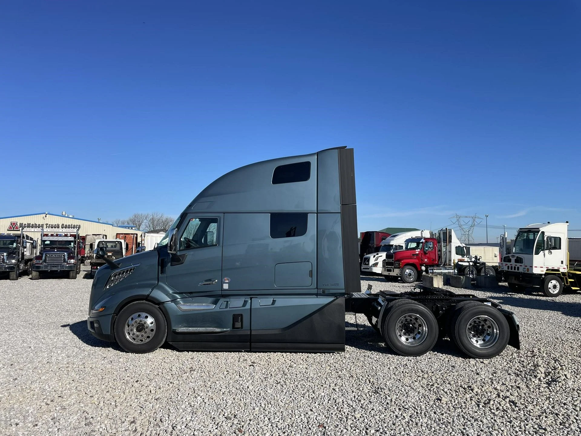 2027 Volvo VNL 860 in London, OH — photo 6