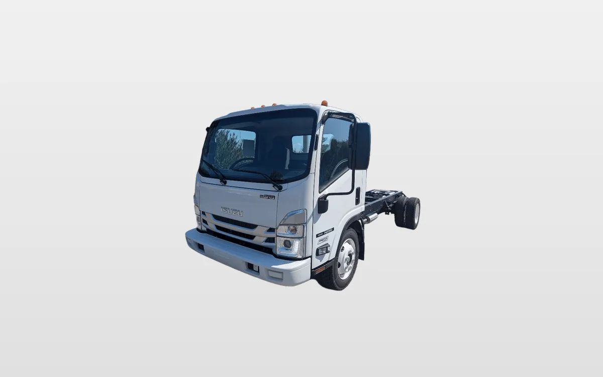 2025 Isuzu - image 1