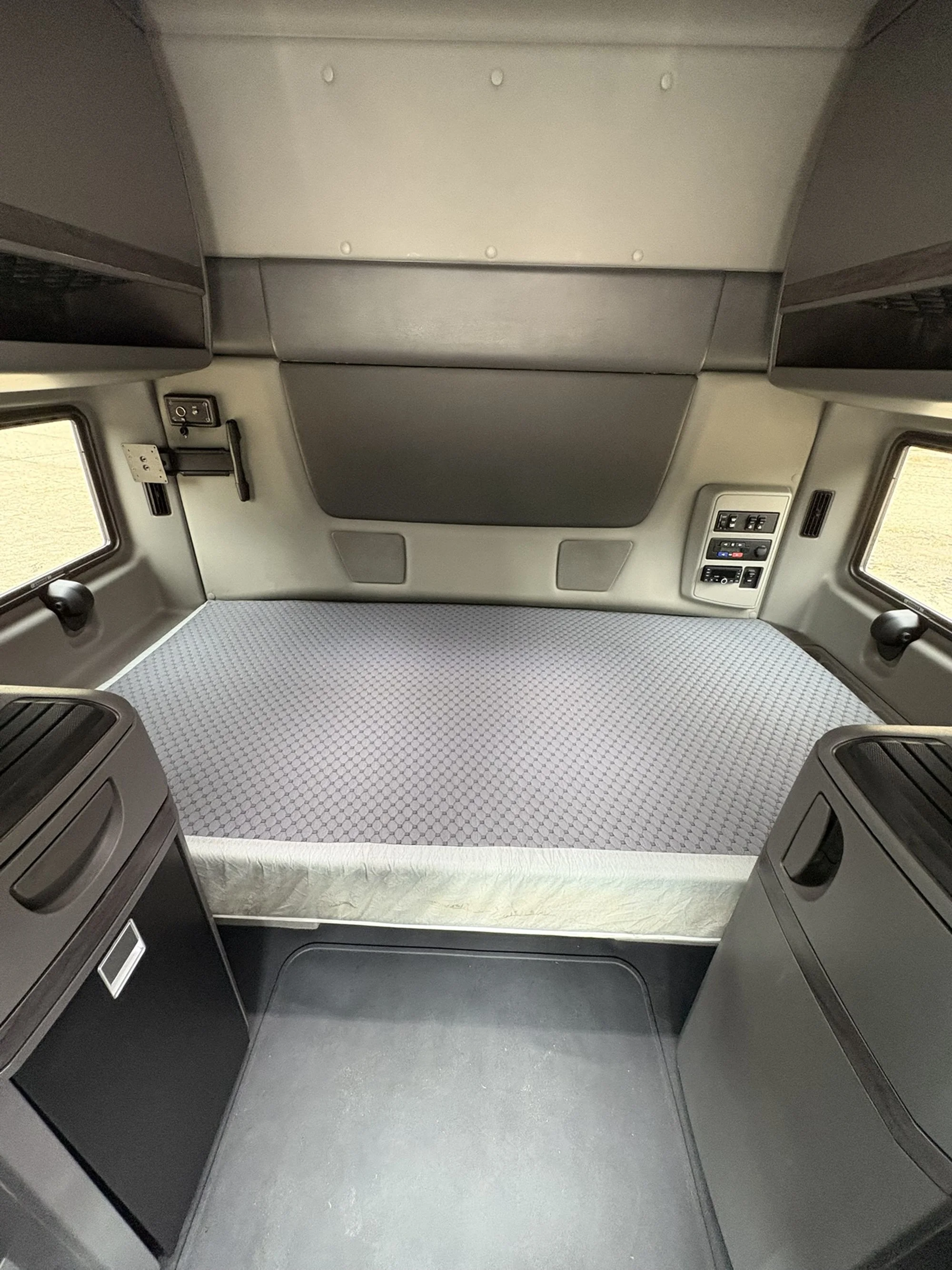 2025 International LT in West Michigan International, MI — photo 19