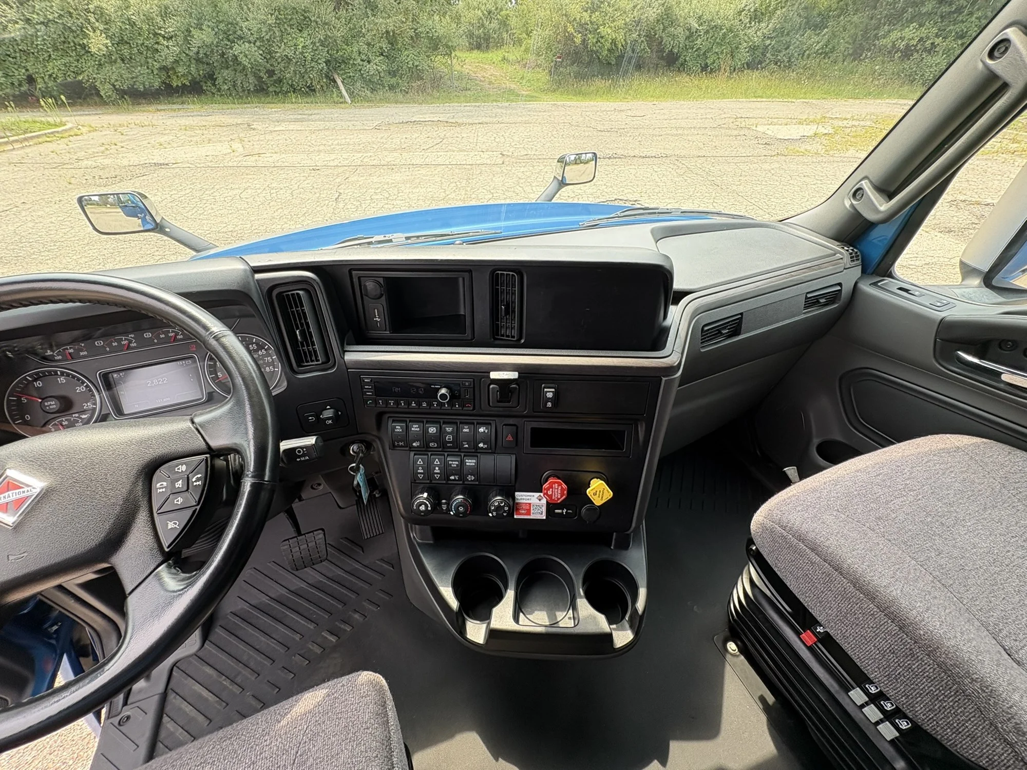 2025 International LT in West Michigan International, MI — photo 17