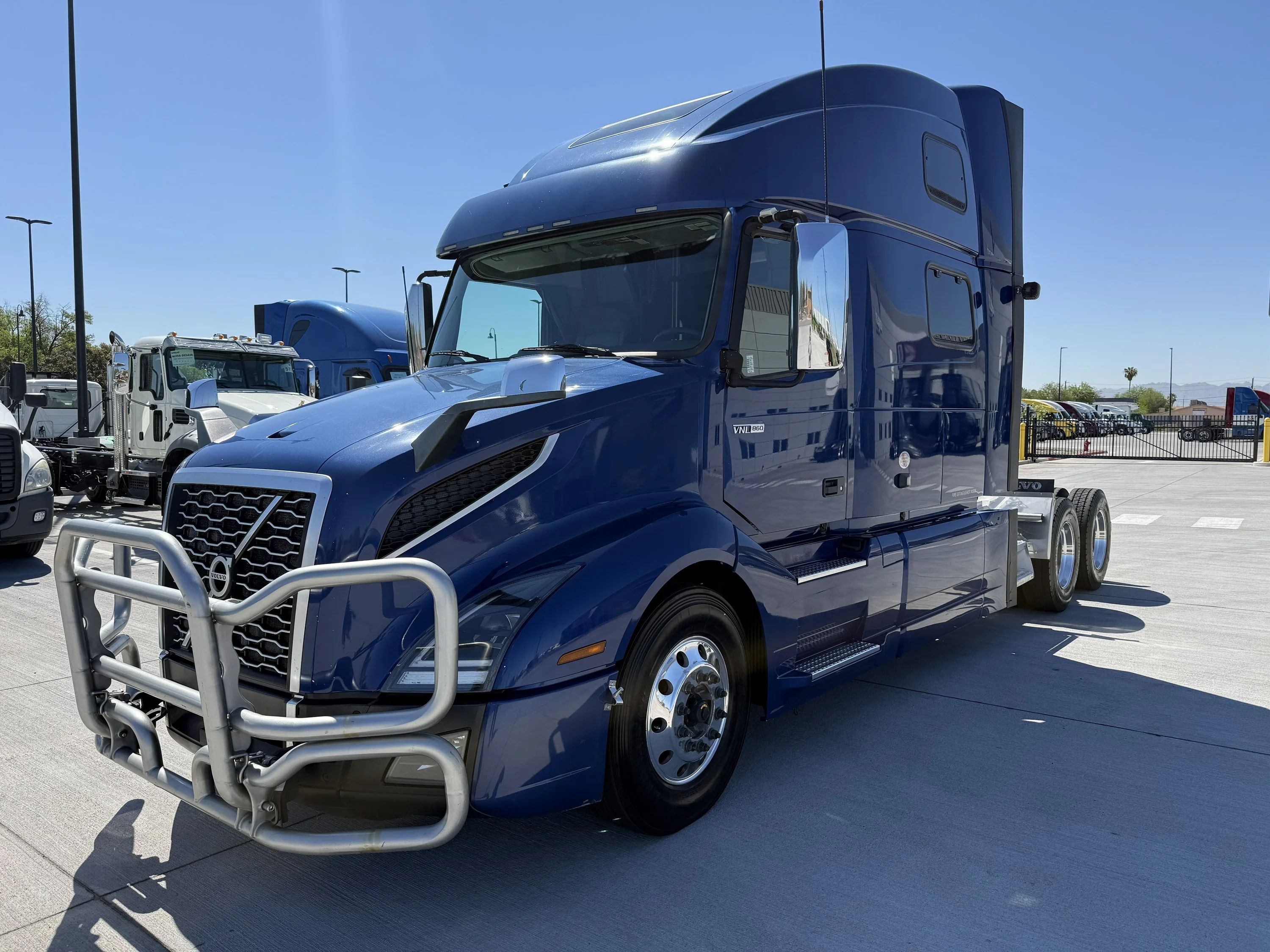 2021 Volvo VNL 860 in Tolleson, AZ — photo 3