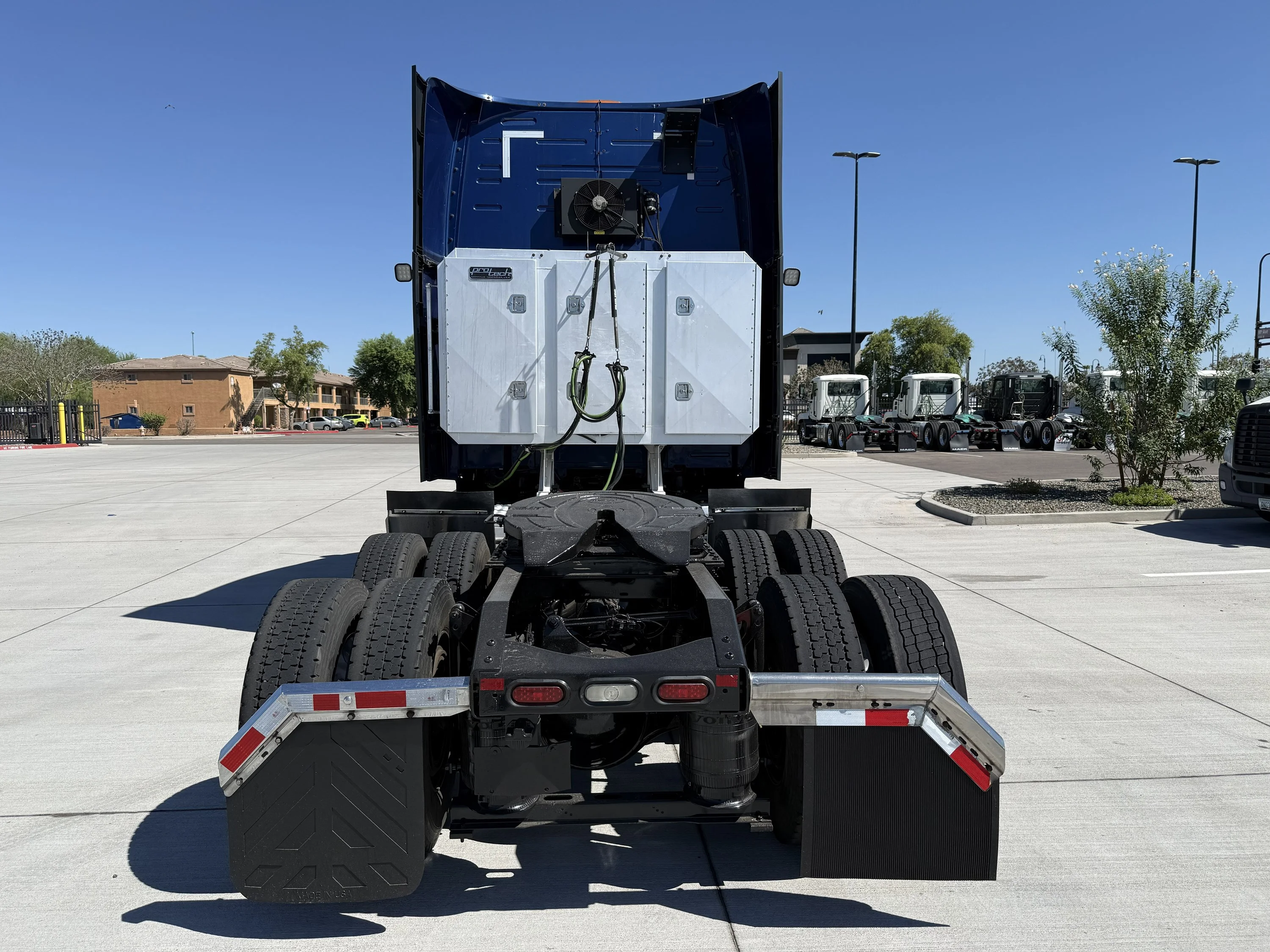 2021 Volvo VNL 860 in Tolleson, AZ — photo 6
